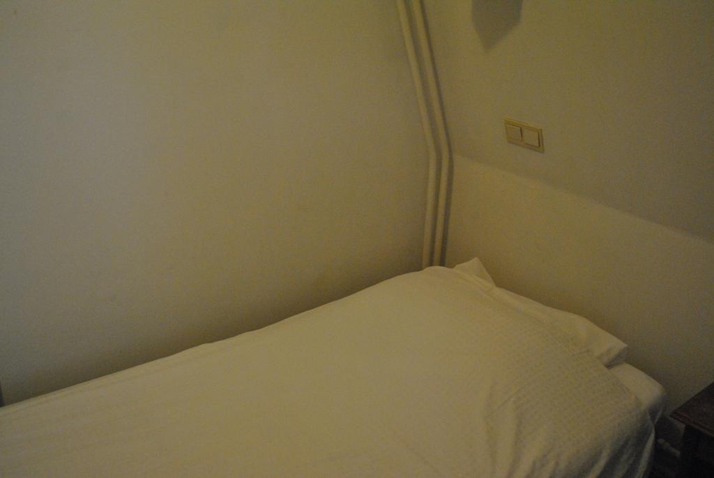 De Halve Maan Hotel Bovenkarspel Phòng bức ảnh