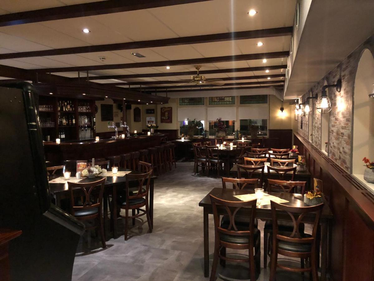 De Halve Maan Hotel Bovenkarspel Ngoại thất bức ảnh